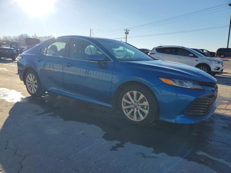 Фото 4 - TOYOTA CAMRY