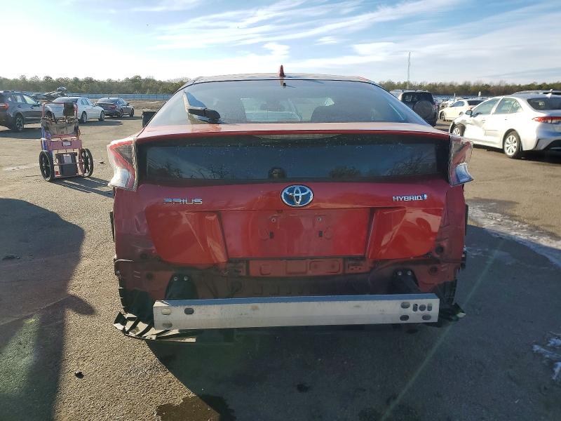 Фото 6 - TOYOTA PRIUS