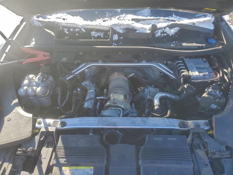 Фото 12 - AUDI Q8