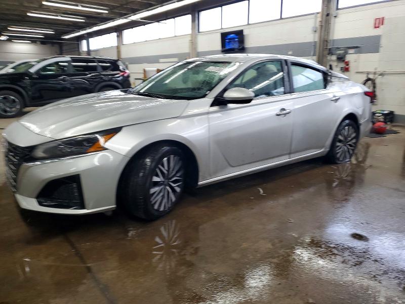 Фото 1 - NISSAN ALTIMA