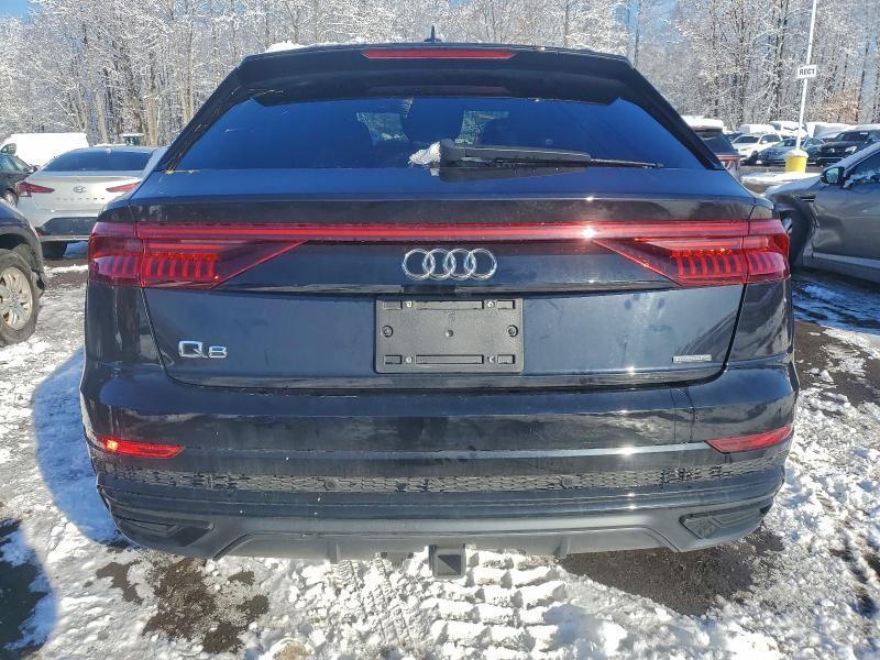 Фото 6 - AUDI Q8