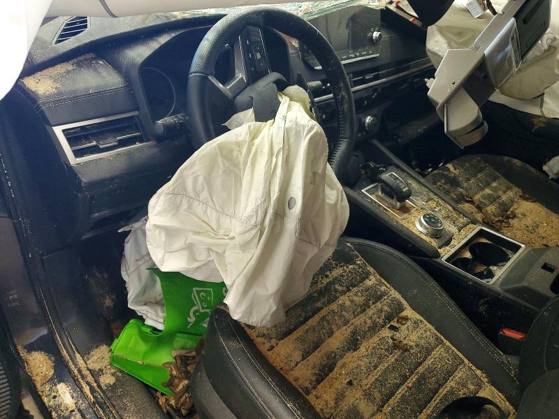 Фото 8 - MITSUBISHI OUTLANDER