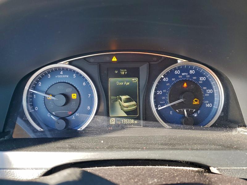 Фото 9 - TOYOTA CAMRY