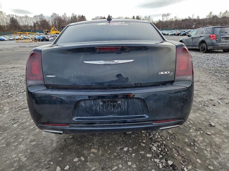 Фото 6 - CHRYSLER 300