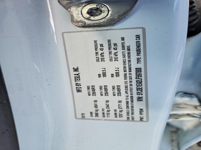 Фото 13 - TESLA MODEL 3