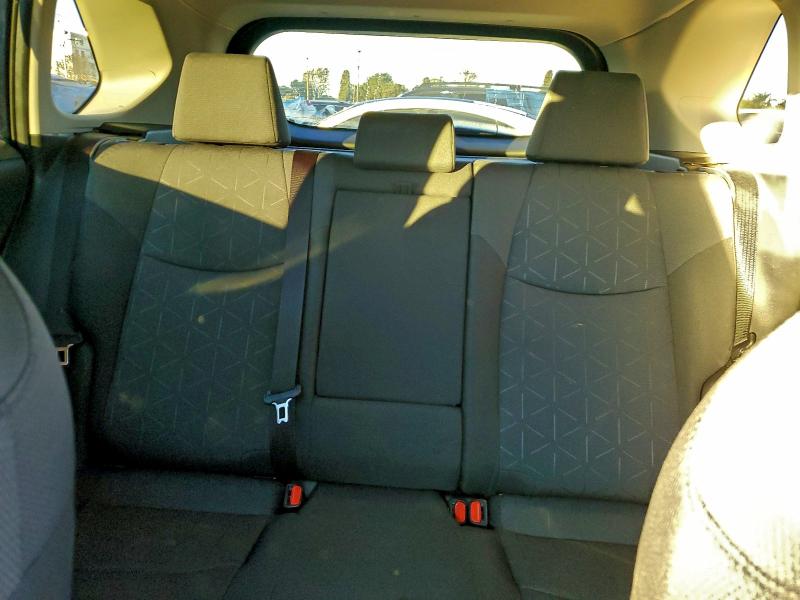 Фото 10 - TOYOTA RAV4