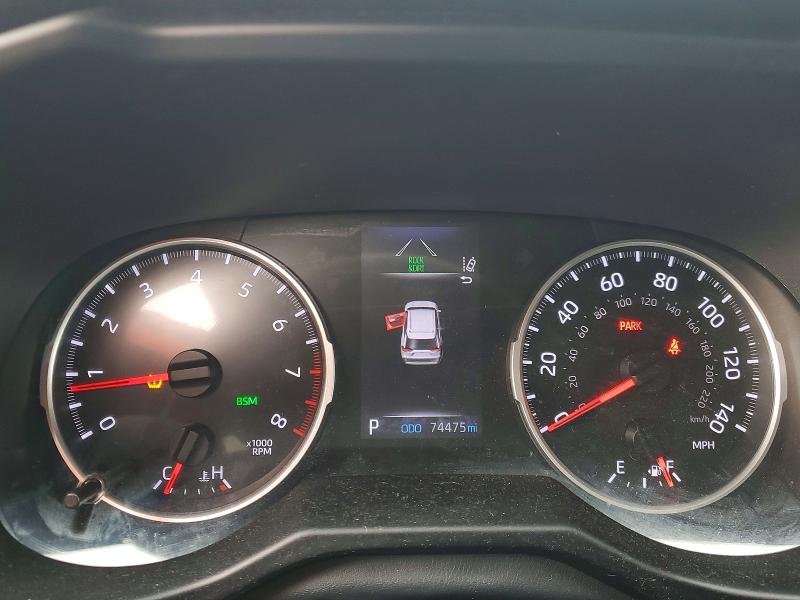 Фото 9 - TOYOTA RAV4