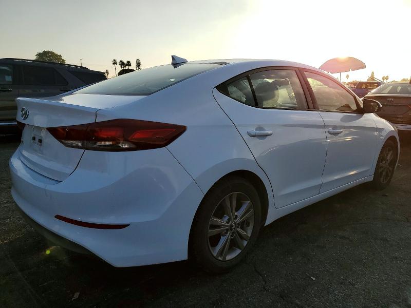Фото 3 - HYUNDAI ELANTRA