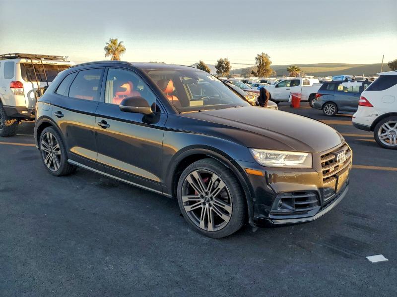Фото 4 - AUDI SQ5