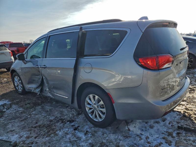 Фото 2 - CHRYSLER PACIFICA