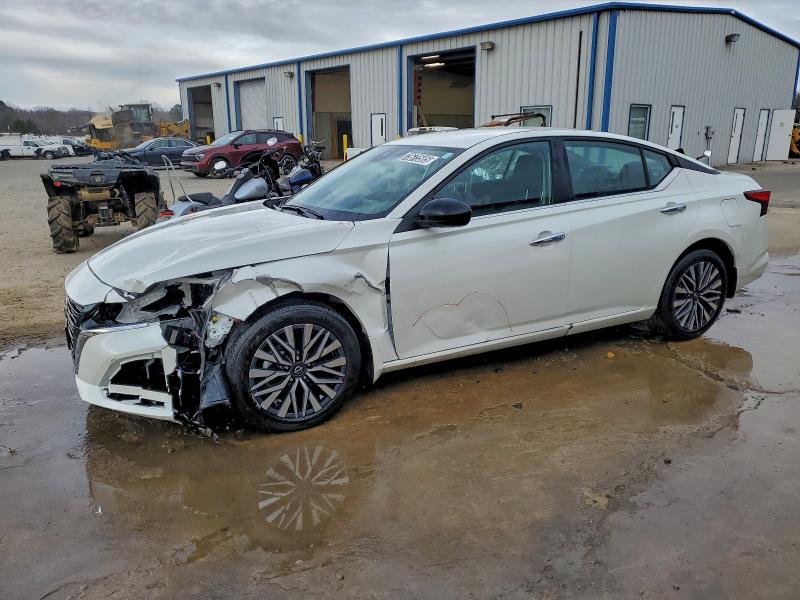 Фото 1 - NISSAN ALTIMA