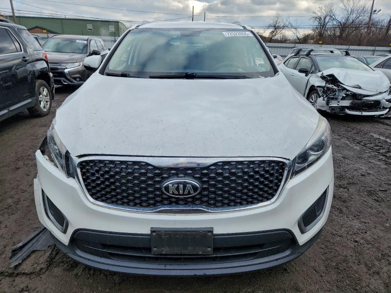 Фото 5 - KIA SORENTO