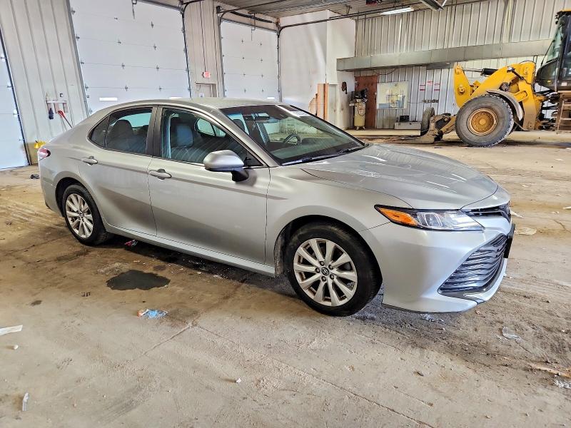 Фото 4 - TOYOTA CAMRY