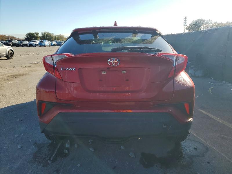 Фото 6 - TOYOTA C-HR