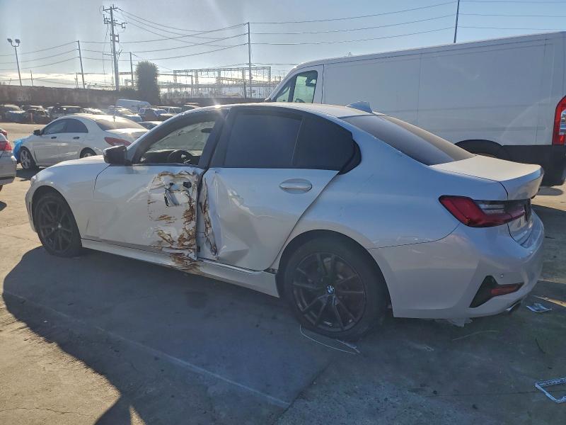 Фото 2 - BMW 3 SERIES