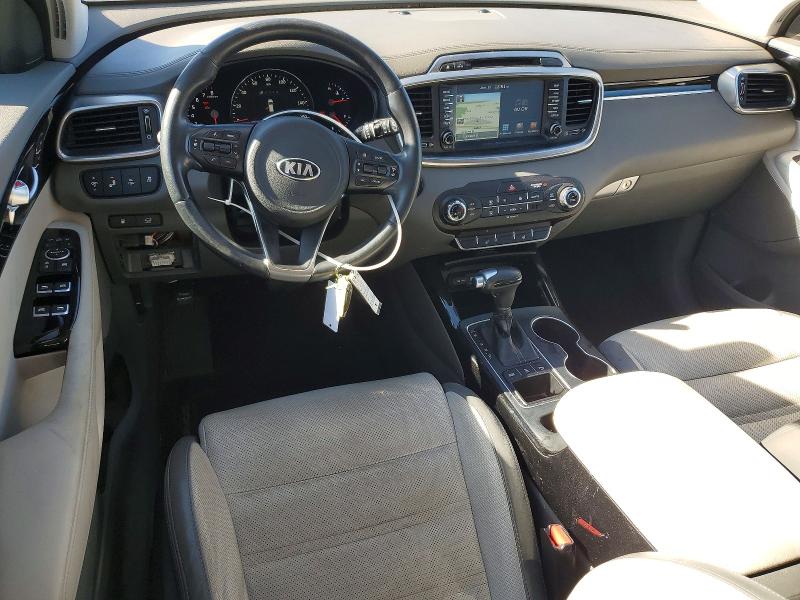 Фото 8 - KIA SORENTO