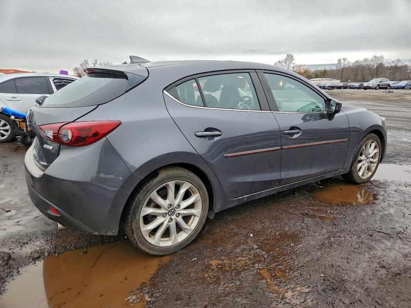 Фото 3 - MAZDA 3