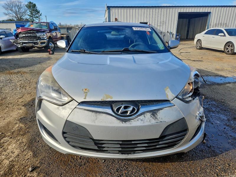 Фото 5 - HYUNDAI VELOSTER