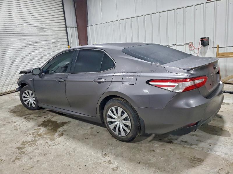 Фото 2 - TOYOTA CAMRY