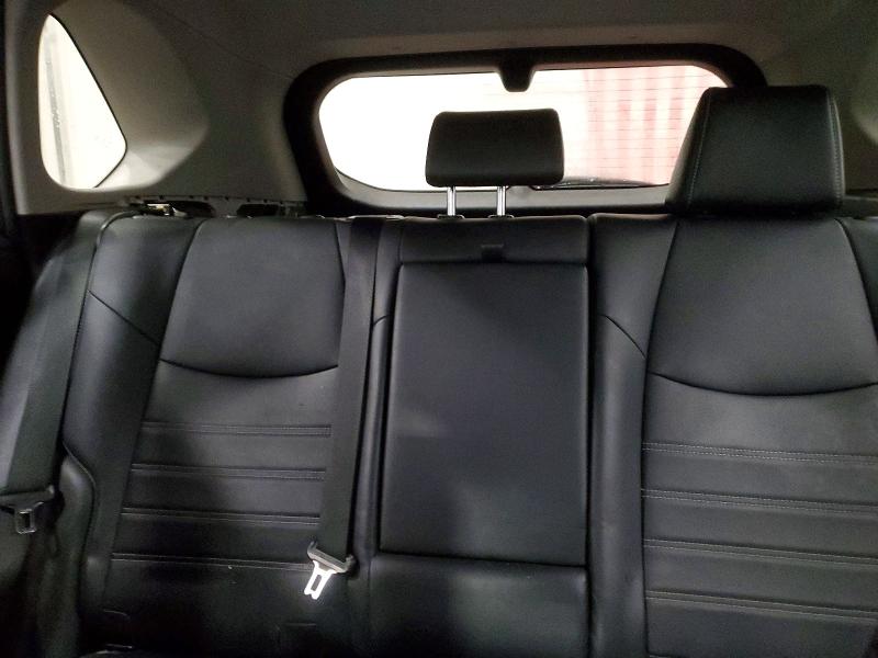 Фото 10 - TOYOTA RAV4