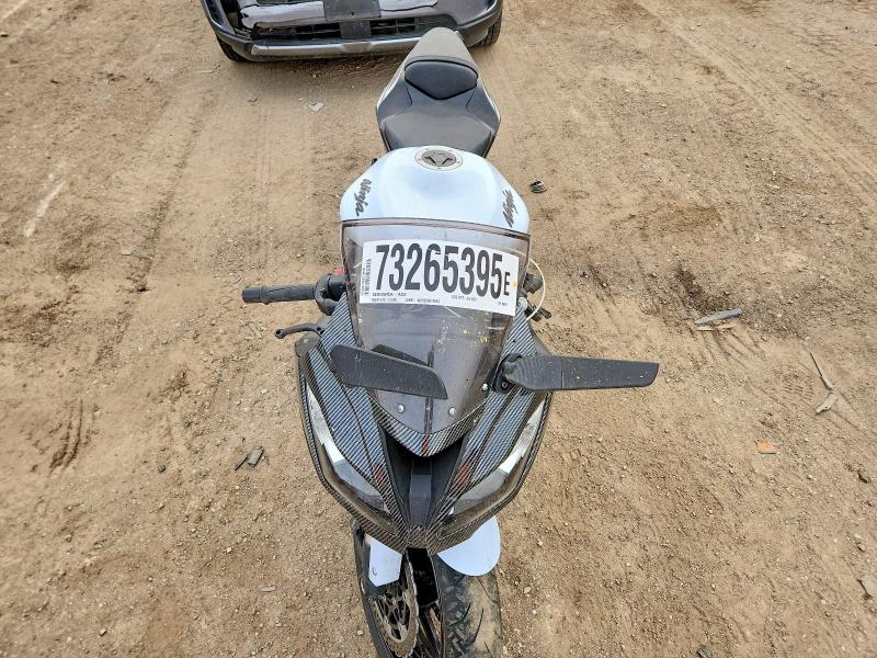 Фото 5 - KAWASAKI NINJA 600