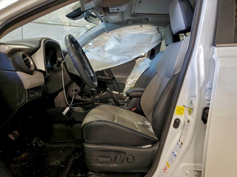 Фото 7 - TOYOTA RAV4