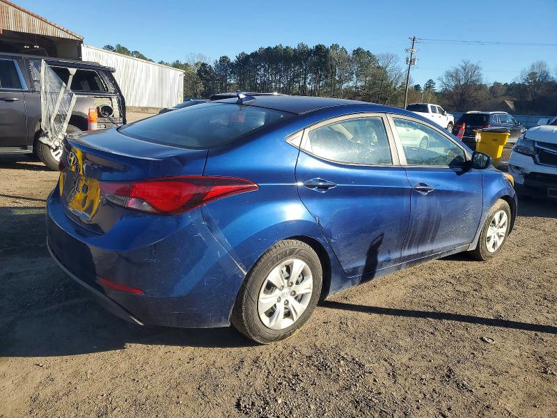 Фото 3 - HYUNDAI ELANTRA