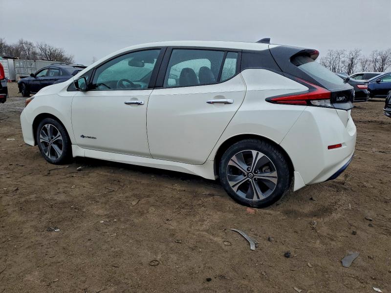 Фото 2 - NISSAN LEAF