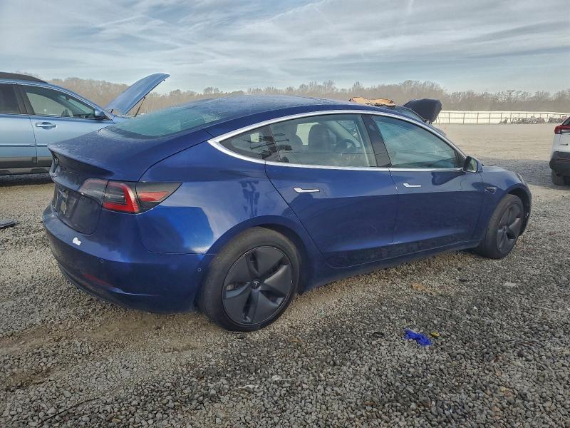 Фото 3 - TESLA MODEL 3