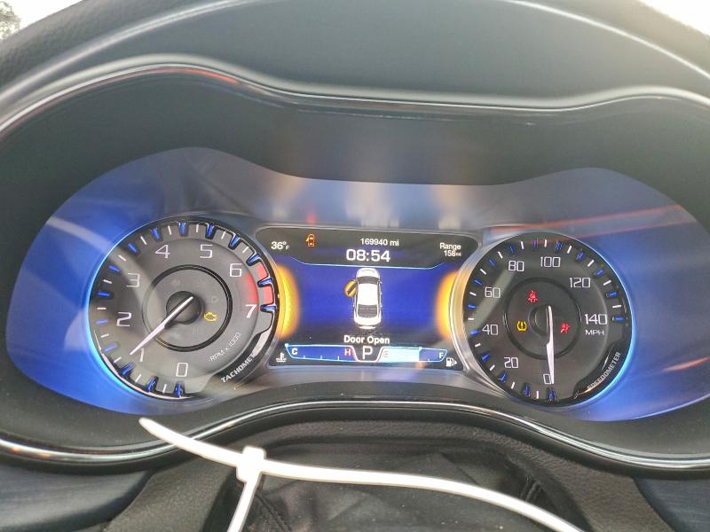 Фото 9 - CHRYSLER 200