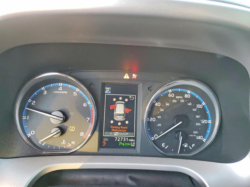 Фото 9 - TOYOTA RAV4