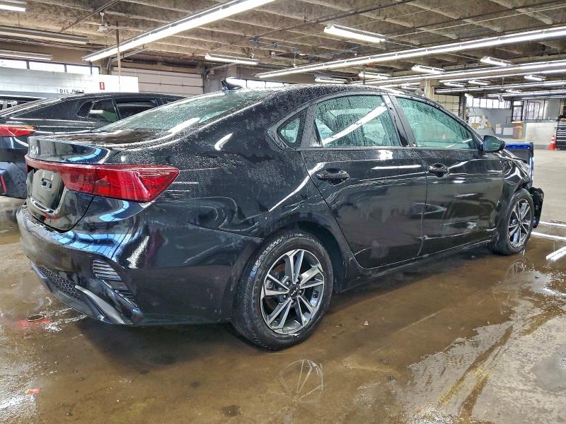 Фото 3 - KIA FORTE