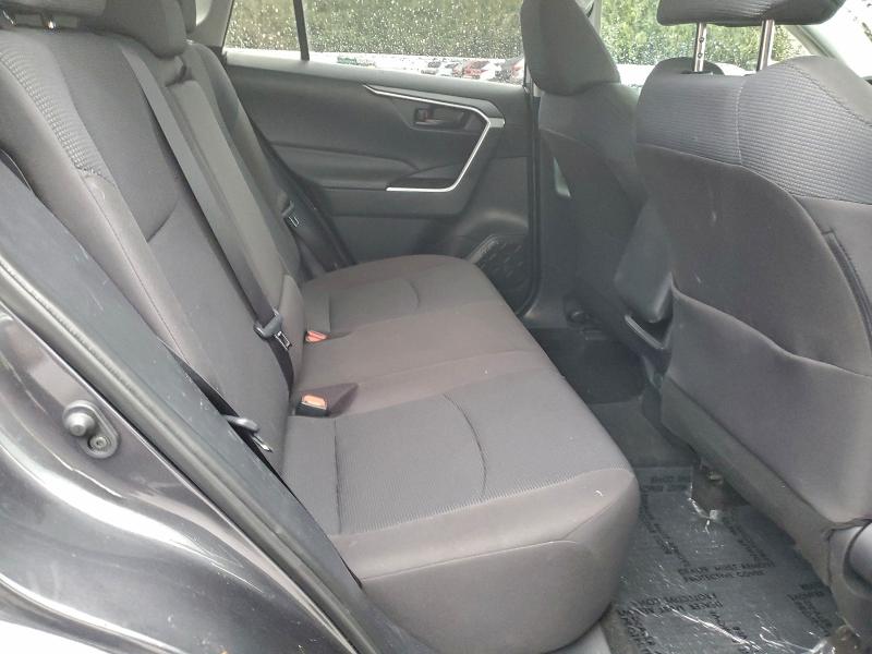 Фото 11 - TOYOTA RAV4