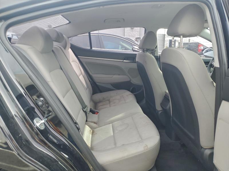 Фото 10 - HYUNDAI ELANTRA