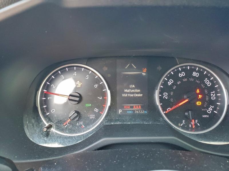 Фото 9 - TOYOTA RAV4