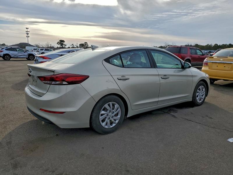 Фото 3 - HYUNDAI ELANTRA