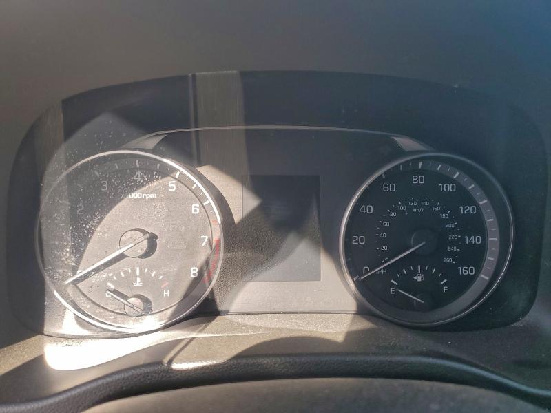 Фото 9 - HYUNDAI ELANTRA