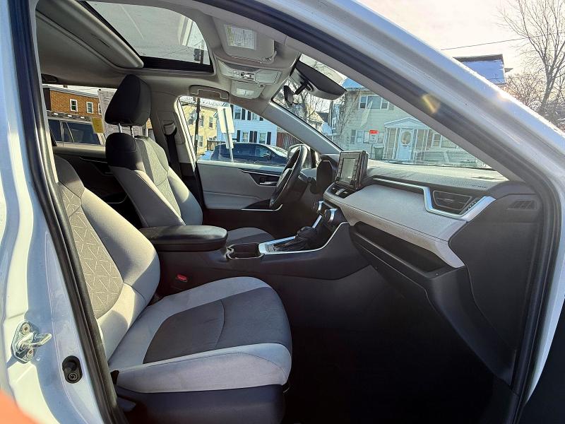 Фото 8 - TOYOTA RAV4