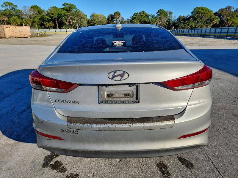Фото 6 - HYUNDAI ELANTRA