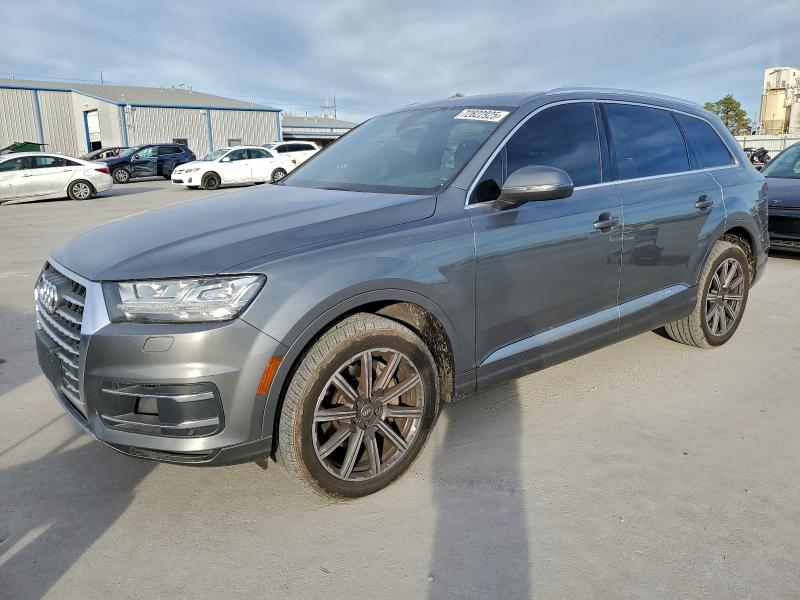 Фото 1 - AUDI Q7