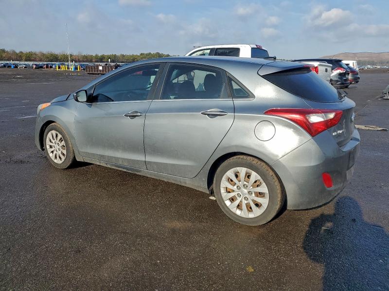 Фото 2 - HYUNDAI ELANTRA