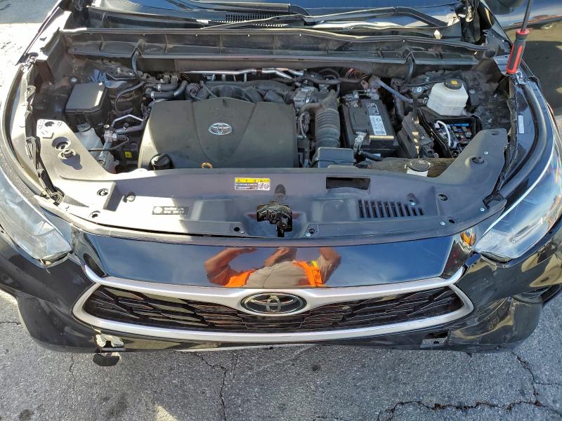 Фото 12 - TOYOTA HIGHLANDER