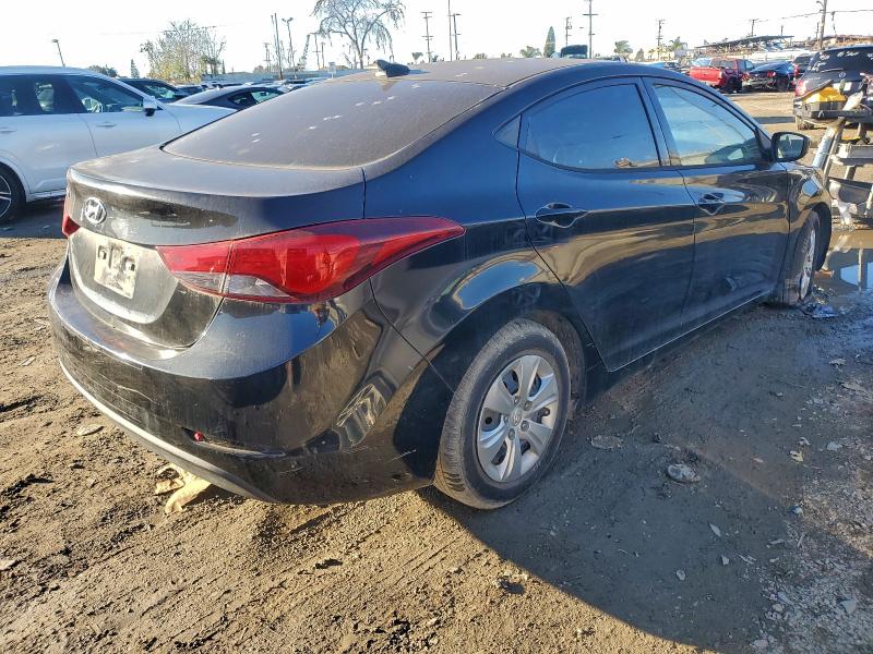 Фото 3 - HYUNDAI ELANTRA