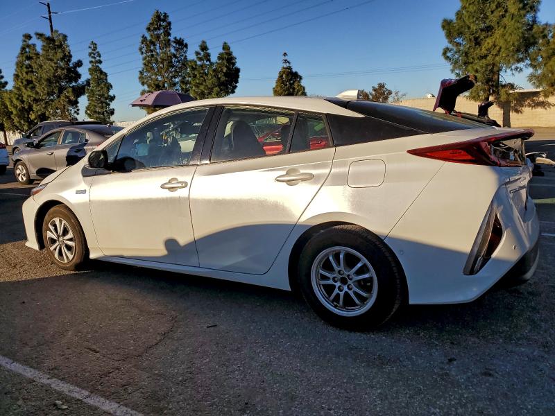 Фото 2 - TOYOTA PRIUS