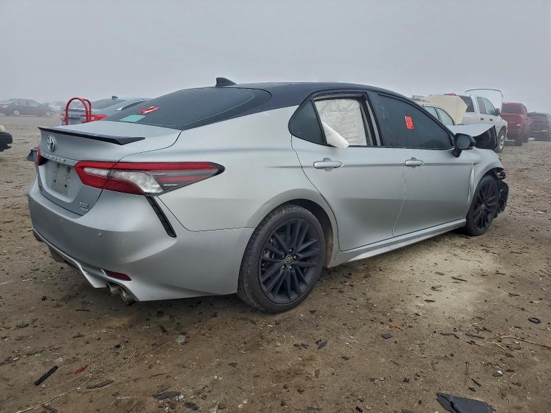 Фото 3 - TOYOTA CAMRY