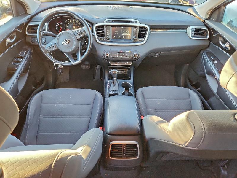 Фото 8 - KIA SORENTO