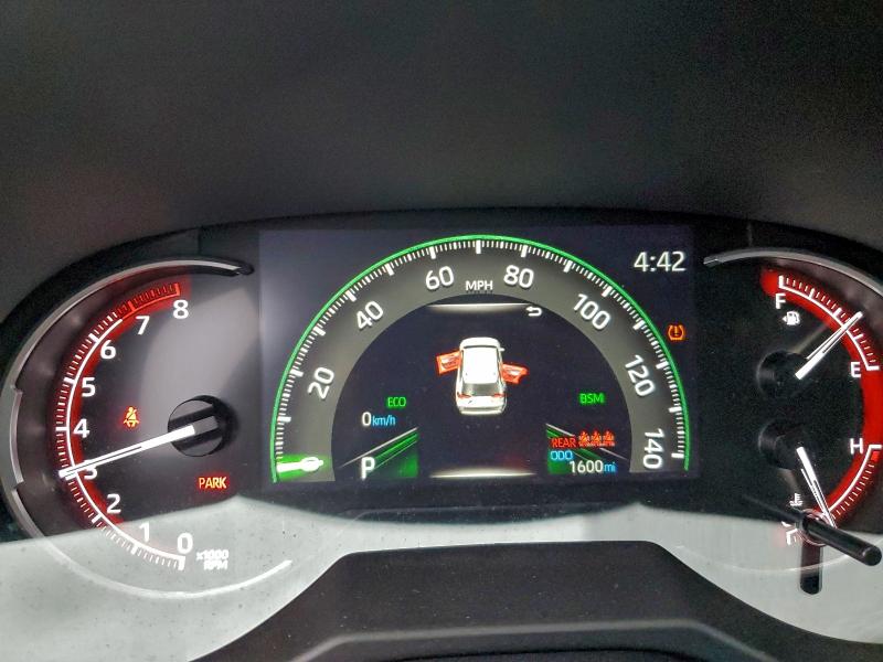 Фото 9 - TOYOTA RAV4