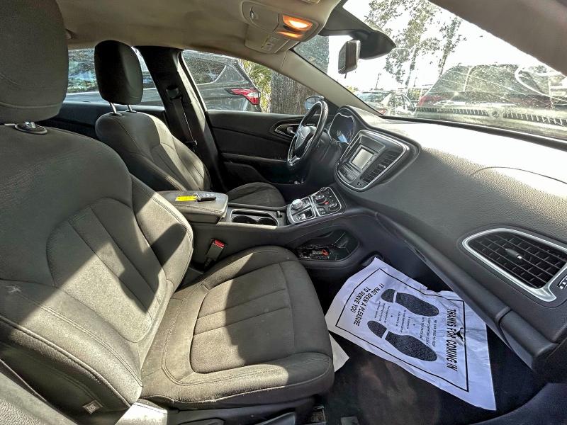 Фото 5 - CHRYSLER 200