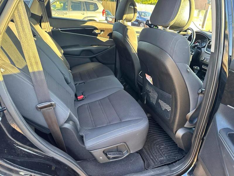 Фото 6 - KIA SORENTO