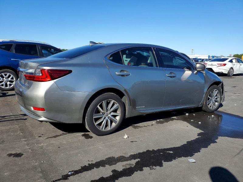 Фото 3 - LEXUS ES300